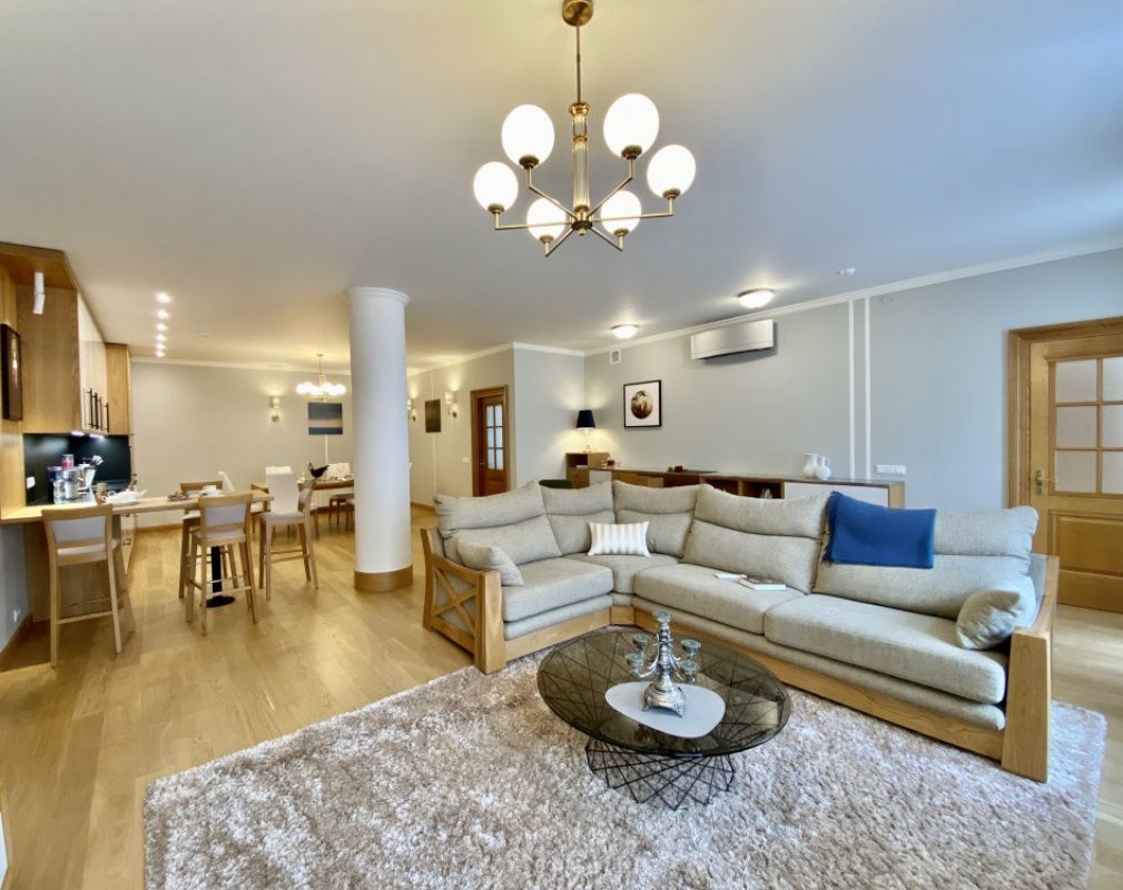 Flat in Riga, Latvia, 122 m² - picture 1