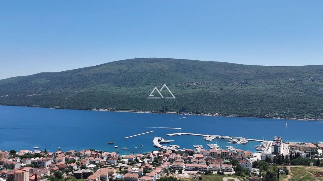Villa en Denovici, Montenegro, 224 m² - imagen 1
