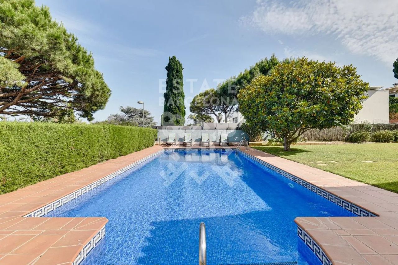 Villa à Blanes, Espagne, 397 m² - image 2