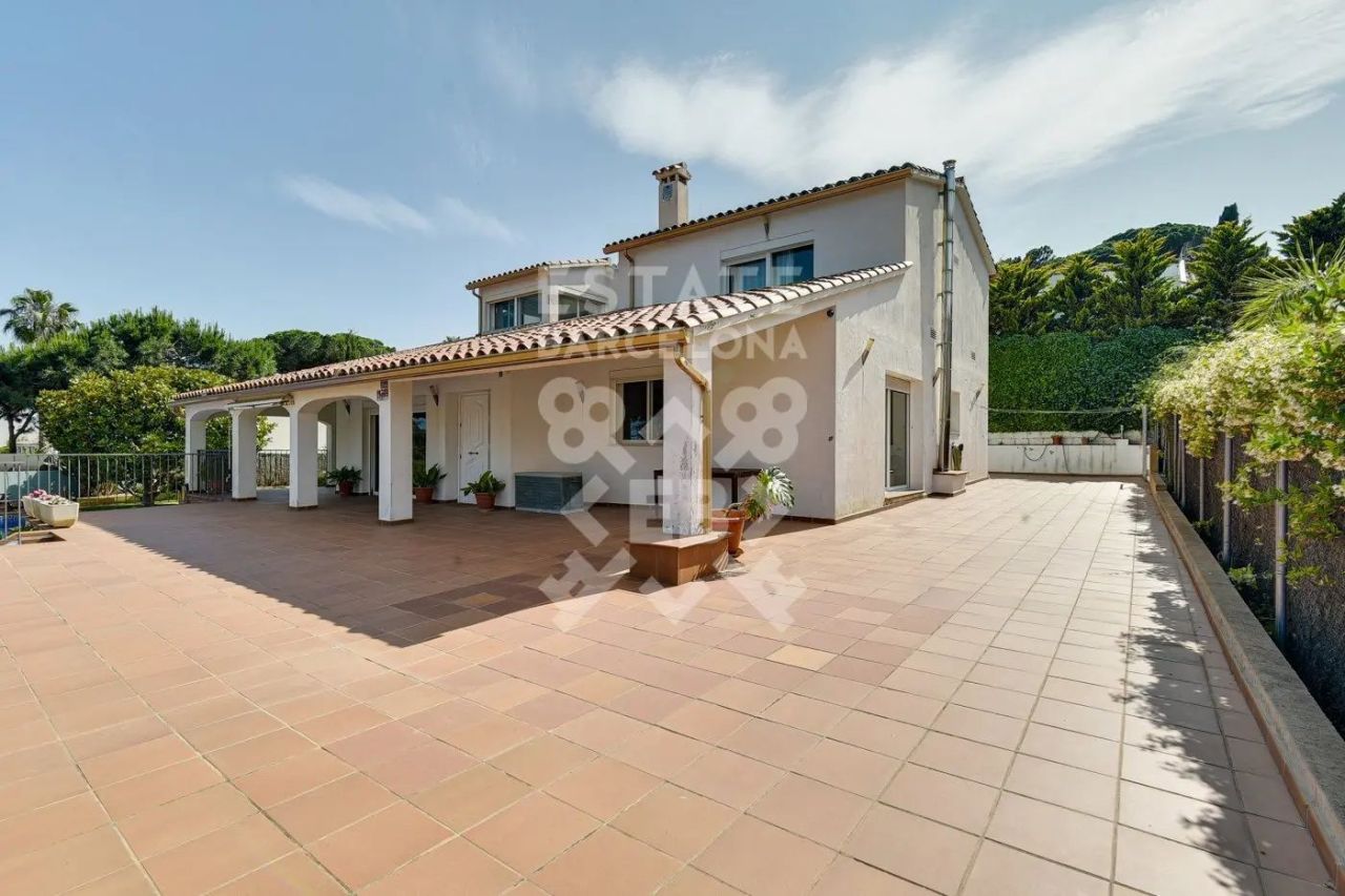 Villa à Blanes, Espagne, 397 m² - image 1