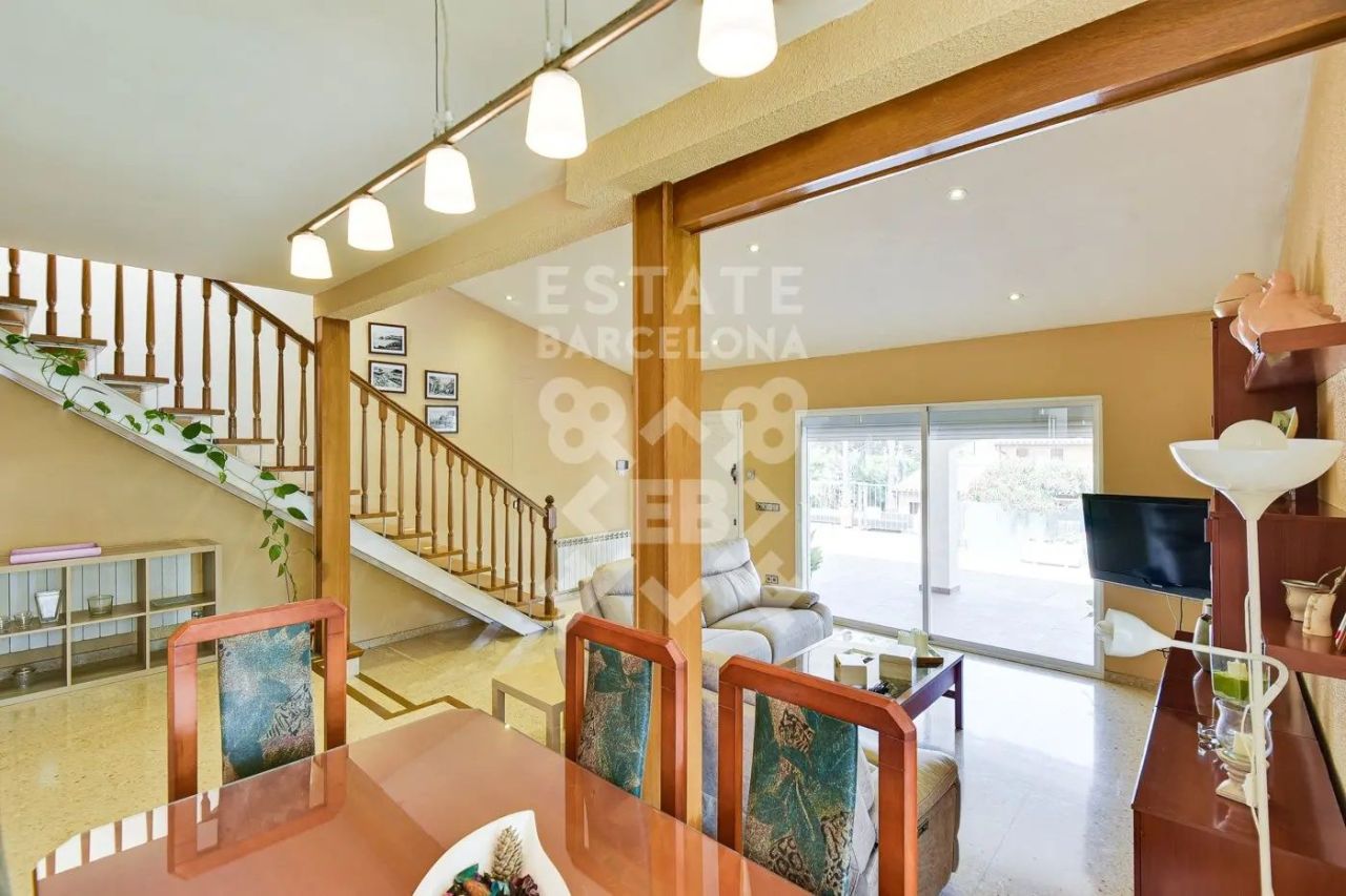 Villa à Blanes, Espagne, 397 m² - image 4