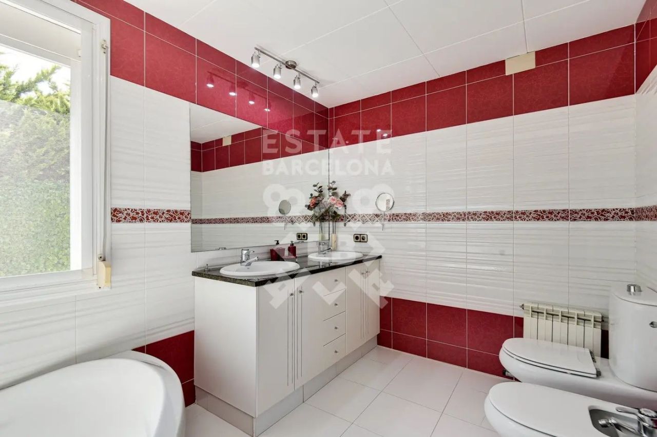 Villa à Blanes, Espagne, 397 m² - image 11