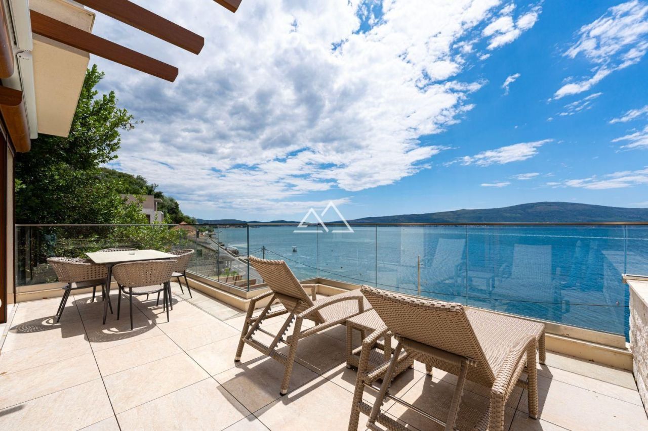 Apartamento en Tivat, Montenegro, 91 m² - imagen 1