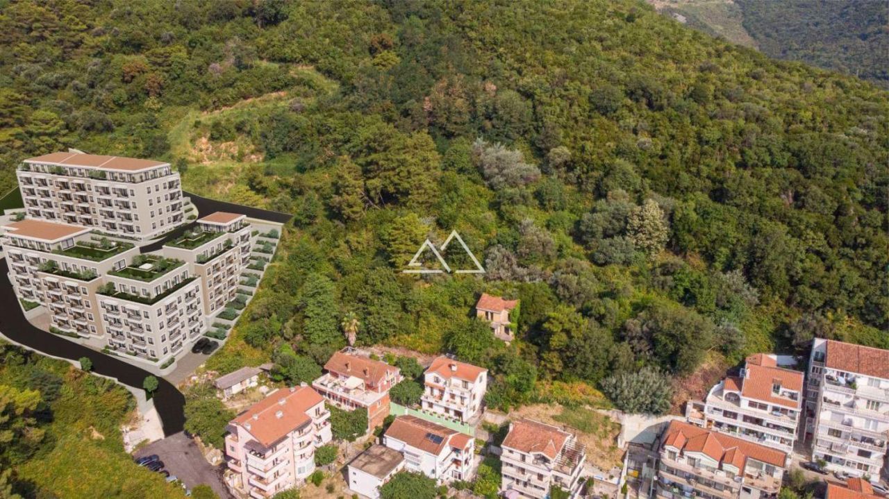 Flat in Budva, Montenegro - picture 1