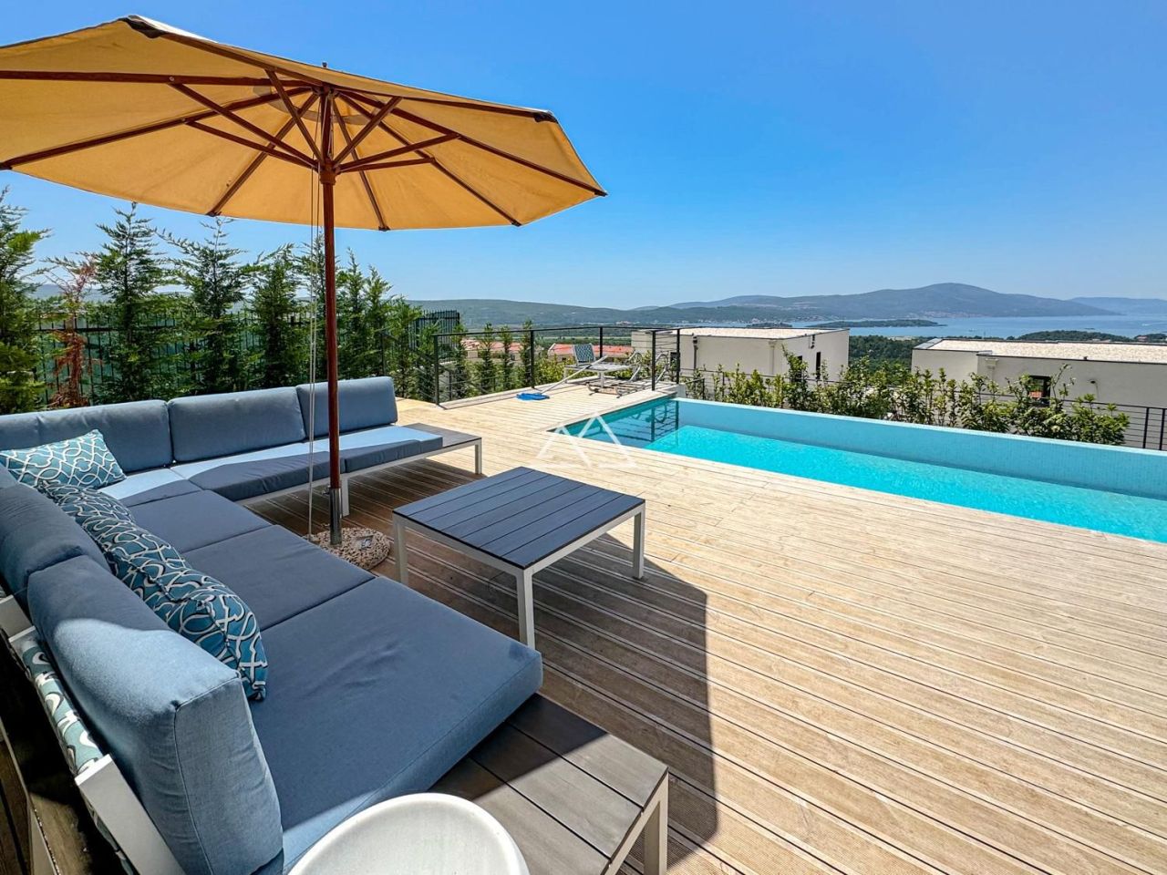 Villa à Tivat, Monténégro, 180 m² - image 1
