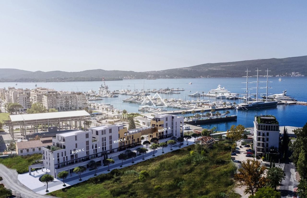 Apartamento en Tivat, Montenegro, 98 m² - imagen 1
