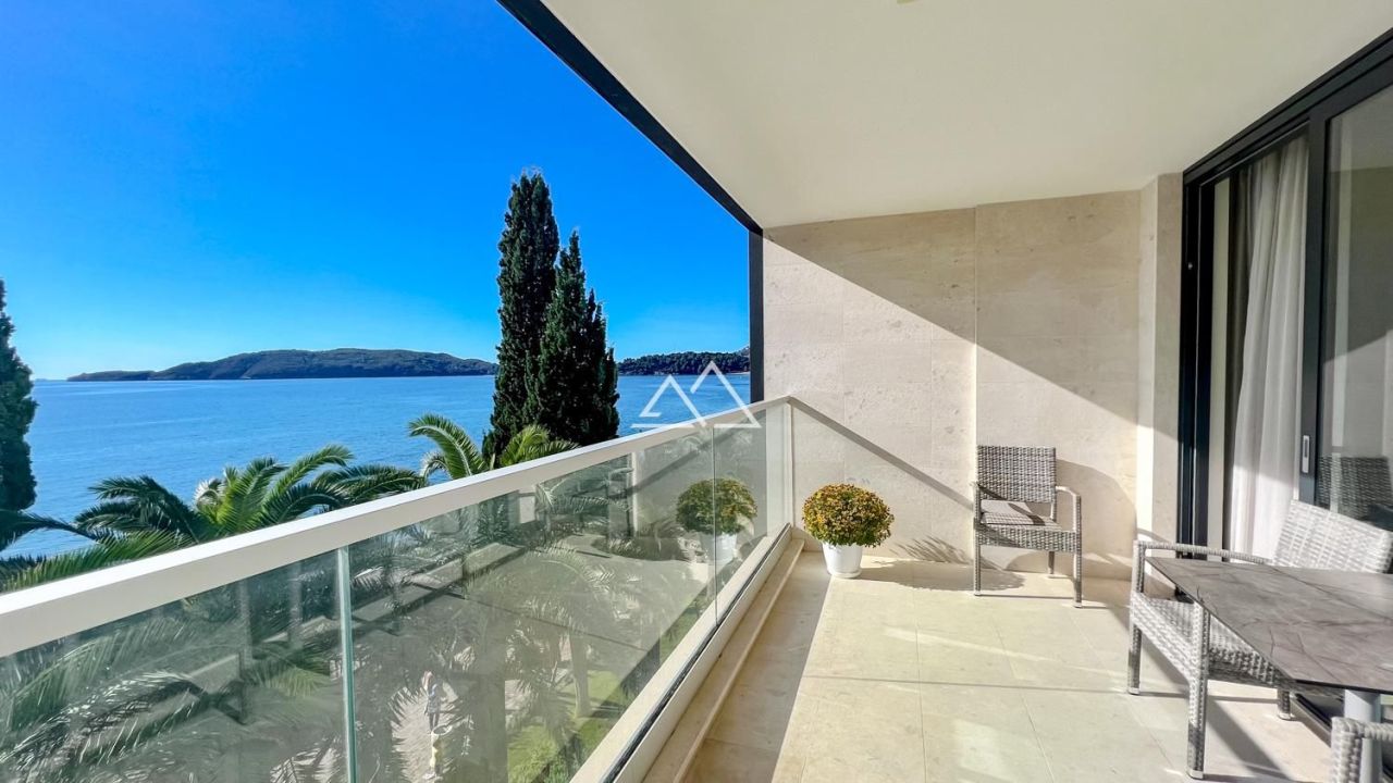 Apartment in Rafailovici, Montenegro, 107 m² - Foto 1