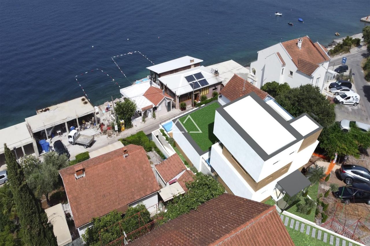 Villa in Krasici, Montenegro, 200 m² - picture 1