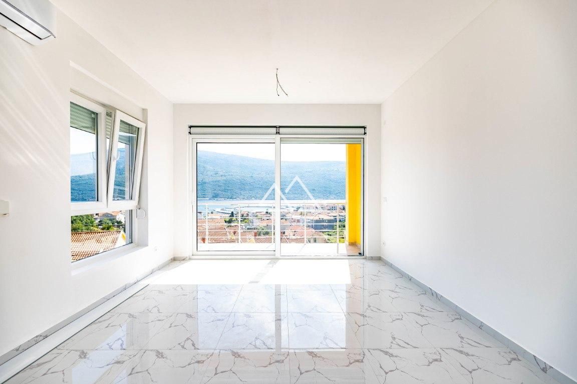 Appartement à Dénovici, Monténégro, 69 m² - image 1