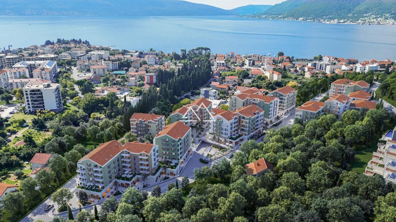 Apartment in Tivat, Montenegro, 40 m² - Foto 1