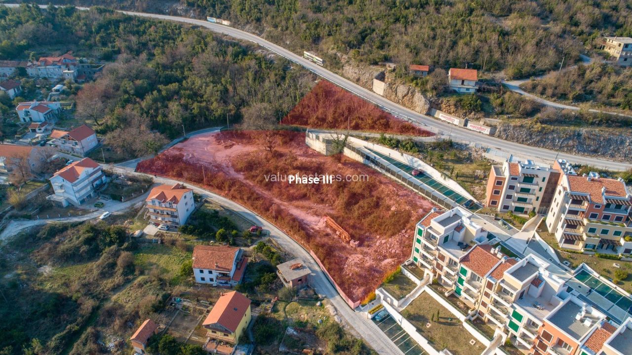 Terrain à Morinj, Monténégro, 4 143 m² - image 1