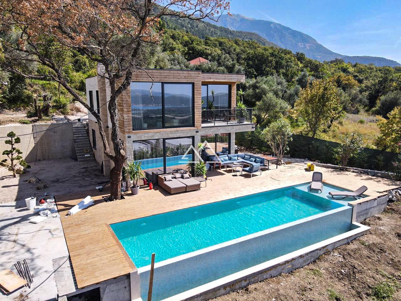 Flat in Tivat, Montenegro, 120 m² - picture 1