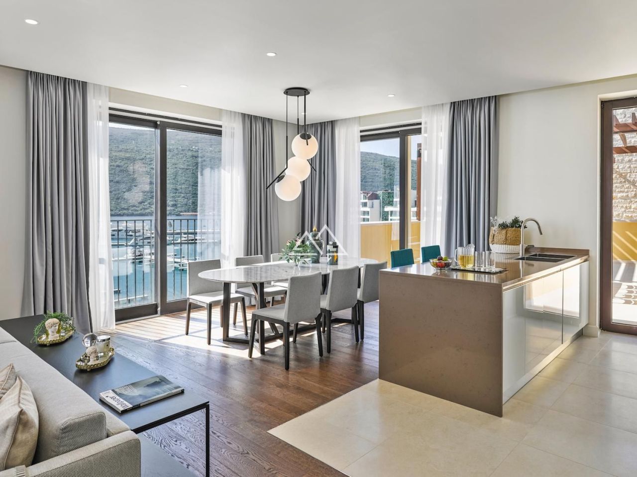 Apartamento Herceg Novi, Montenegro, 133 m² - imagen 1