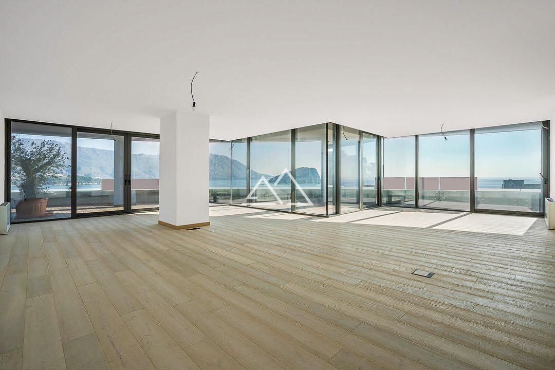 Apartamento en Budva, Montenegro, 189 m² - imagen 1