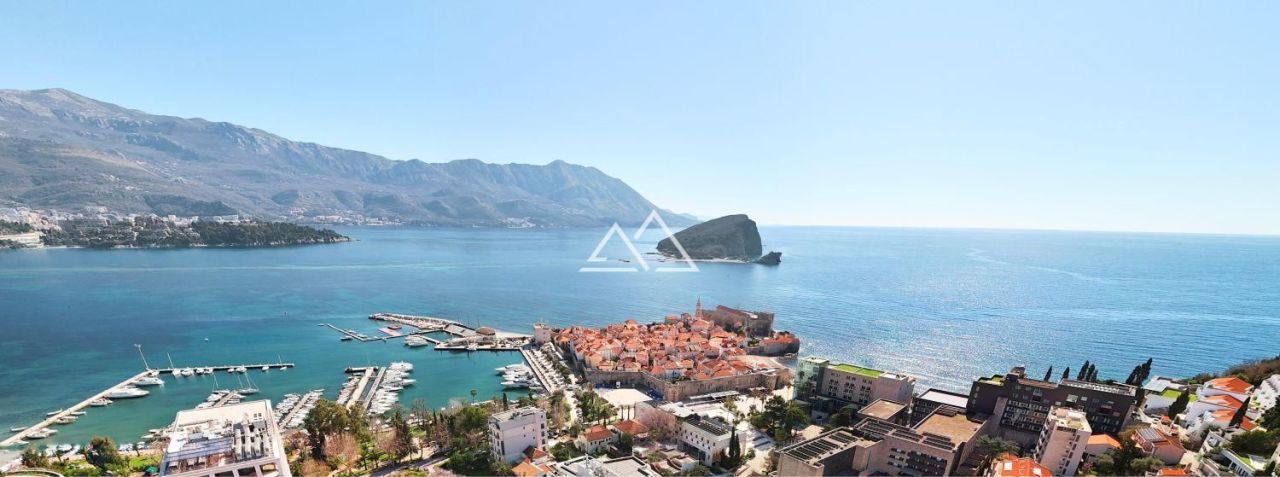 Commercial property in Budva, Montenegro, 735 m² - picture 1