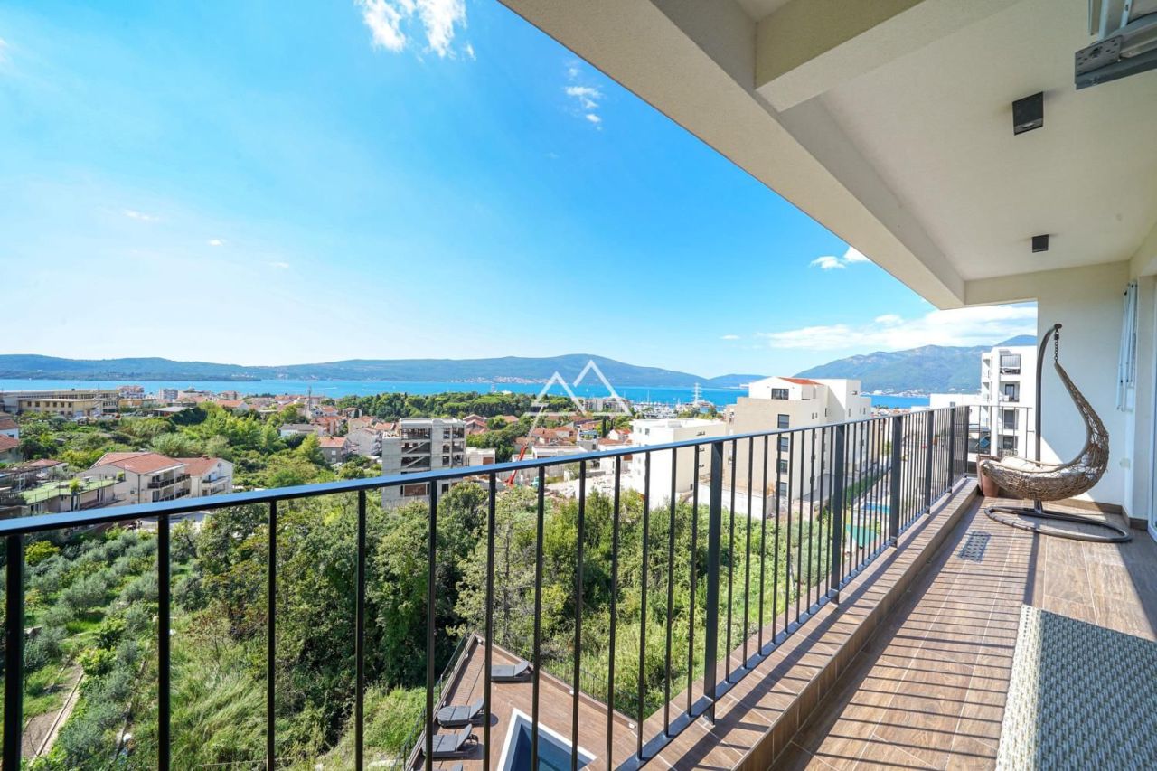 Apartment in Tivat, Montenegro, 66 m² - Foto 1