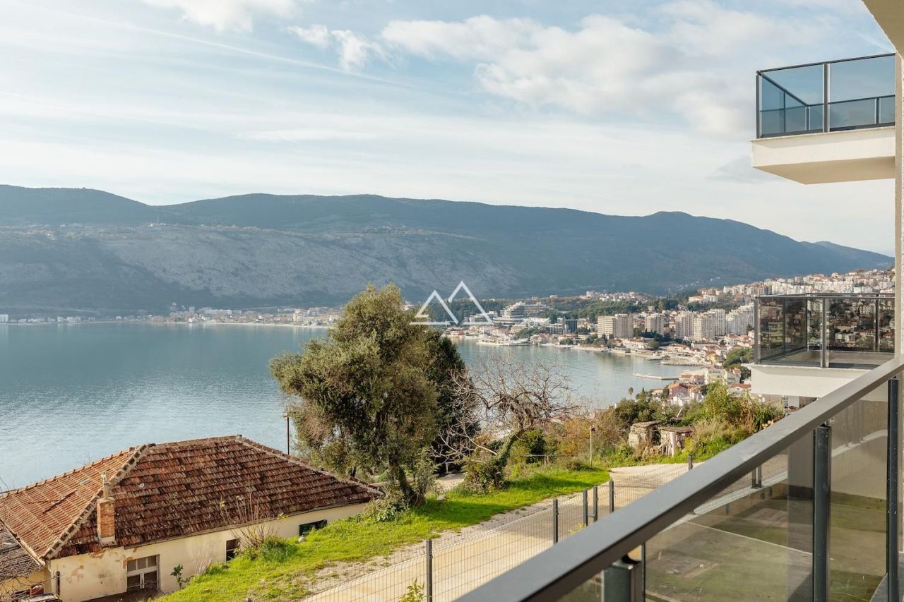 Apartment Herceg Novi, Montenegro, 73 m² - Foto 1