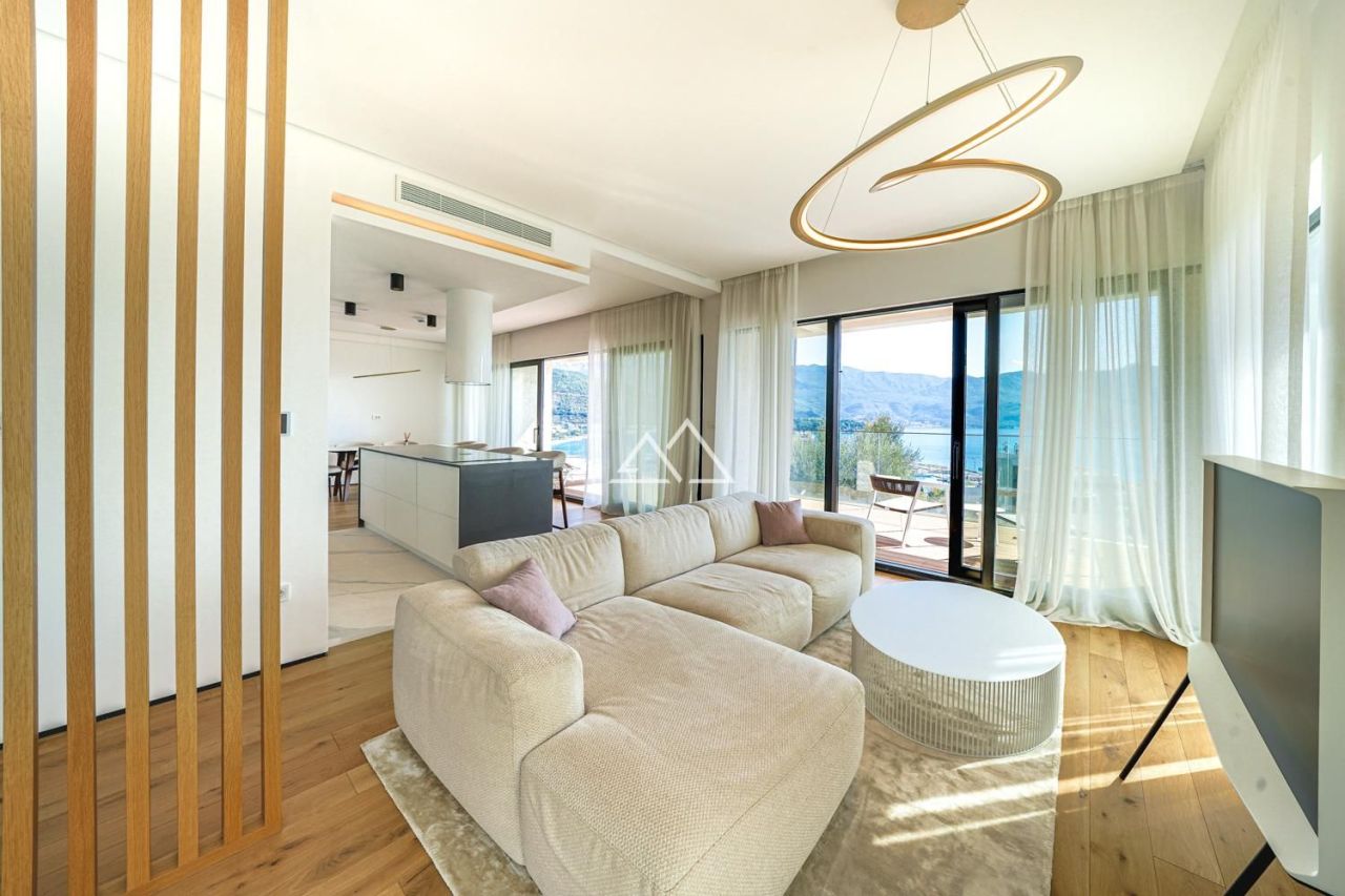 Apartamento en Budva, Montenegro, 125 m² - imagen 1