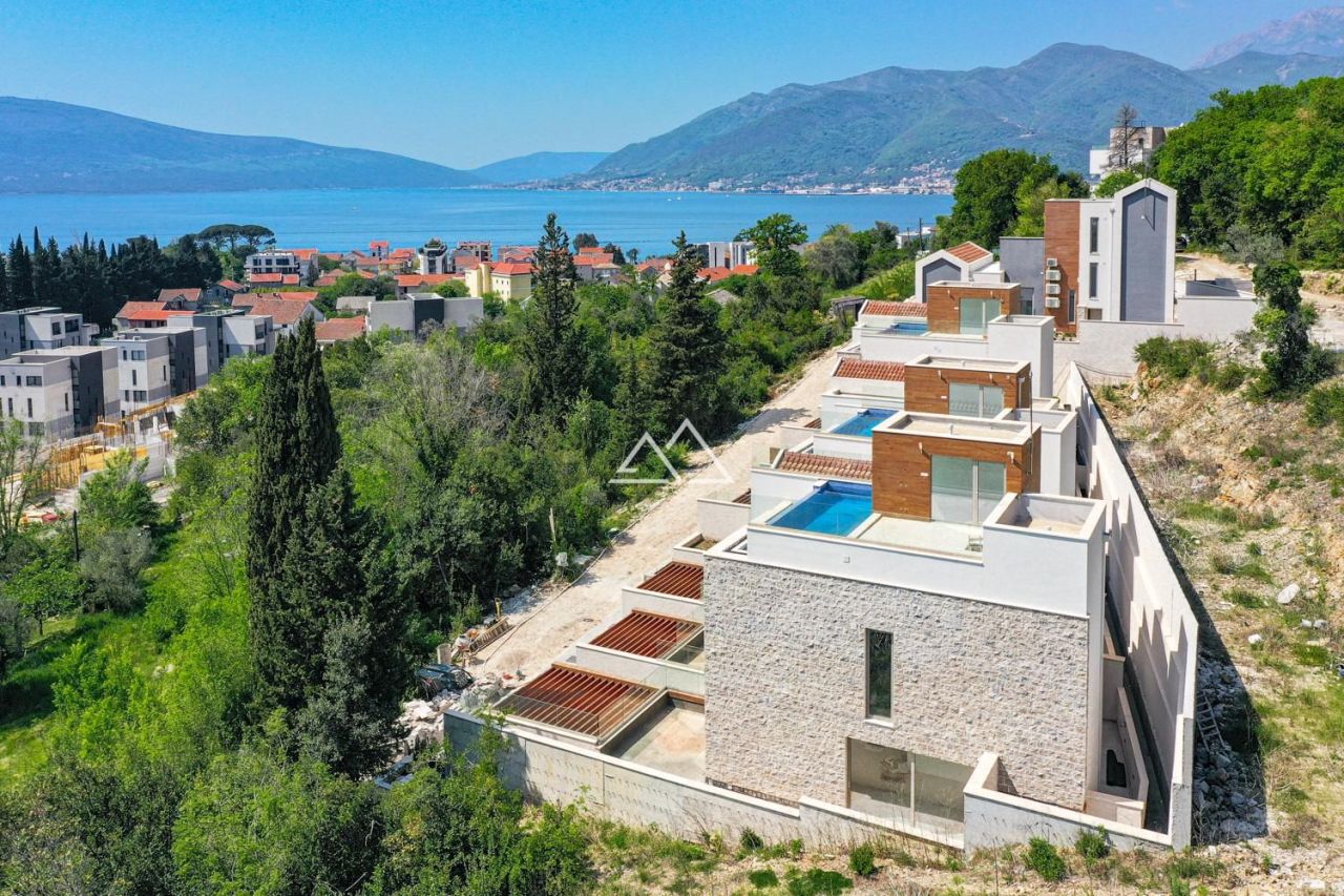 Villa en Tivat, Montenegro, 246 m² - imagen 1