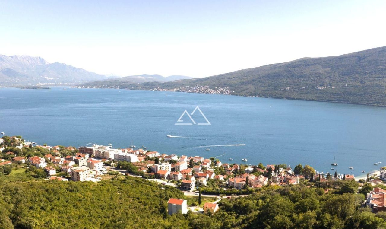 Villa in Denovici, Montenegro, 160 m² - picture 1