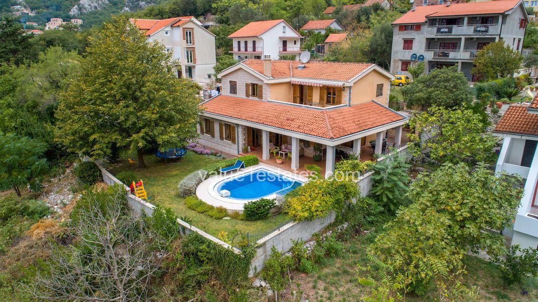 Villa à Orahovac, Monténégro, 303 m² - image 2