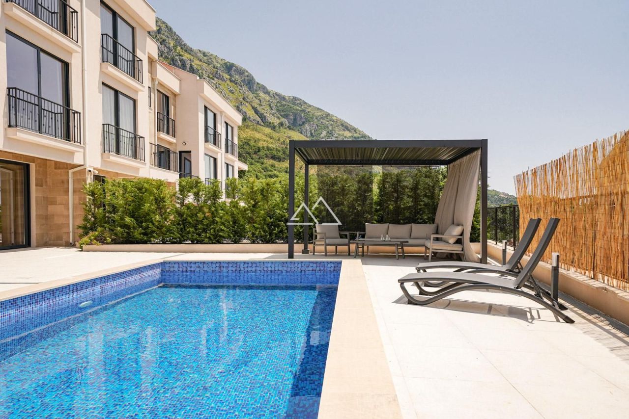 Villa in Rezevici, Montenegro, 223 m² - picture 2