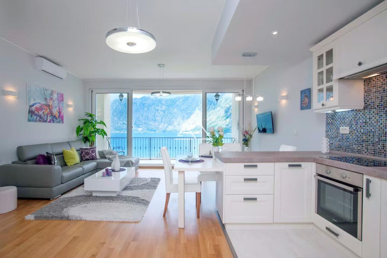 Apartment in Prcanj, Montenegro, 100 m² - picture 3