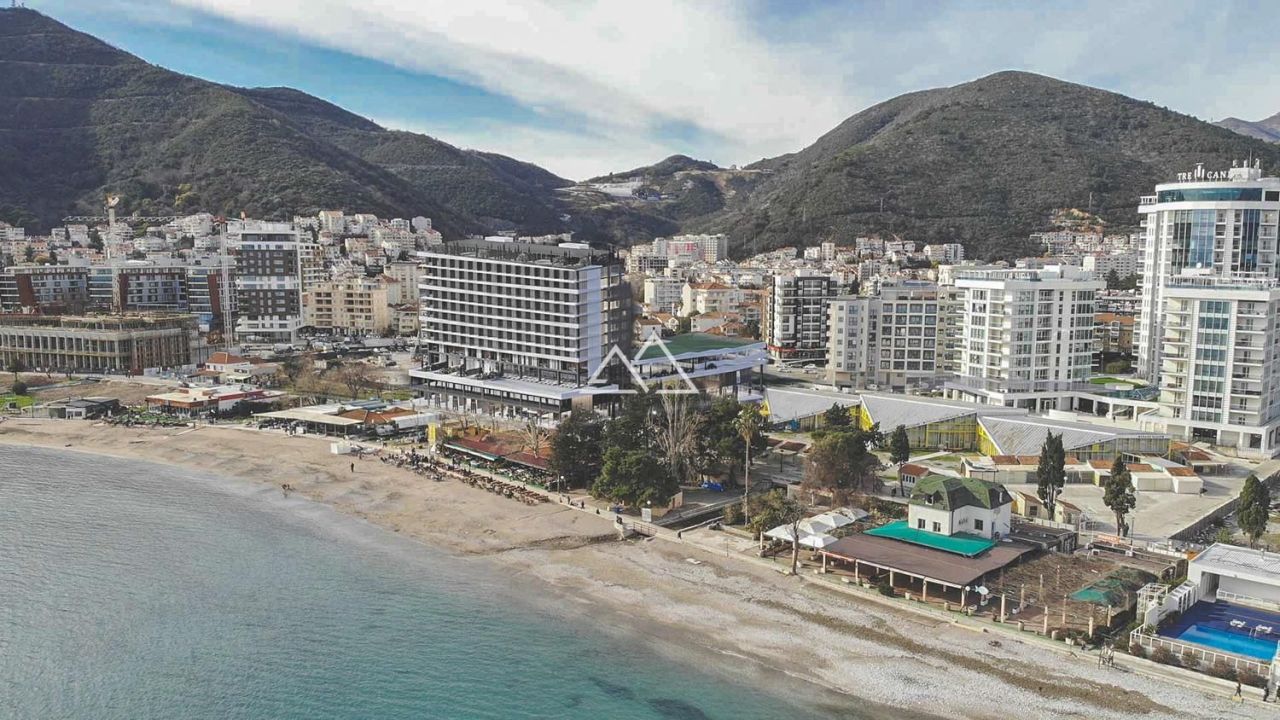 Apartment in Budva, Montenegro, 172 m² - picture 3