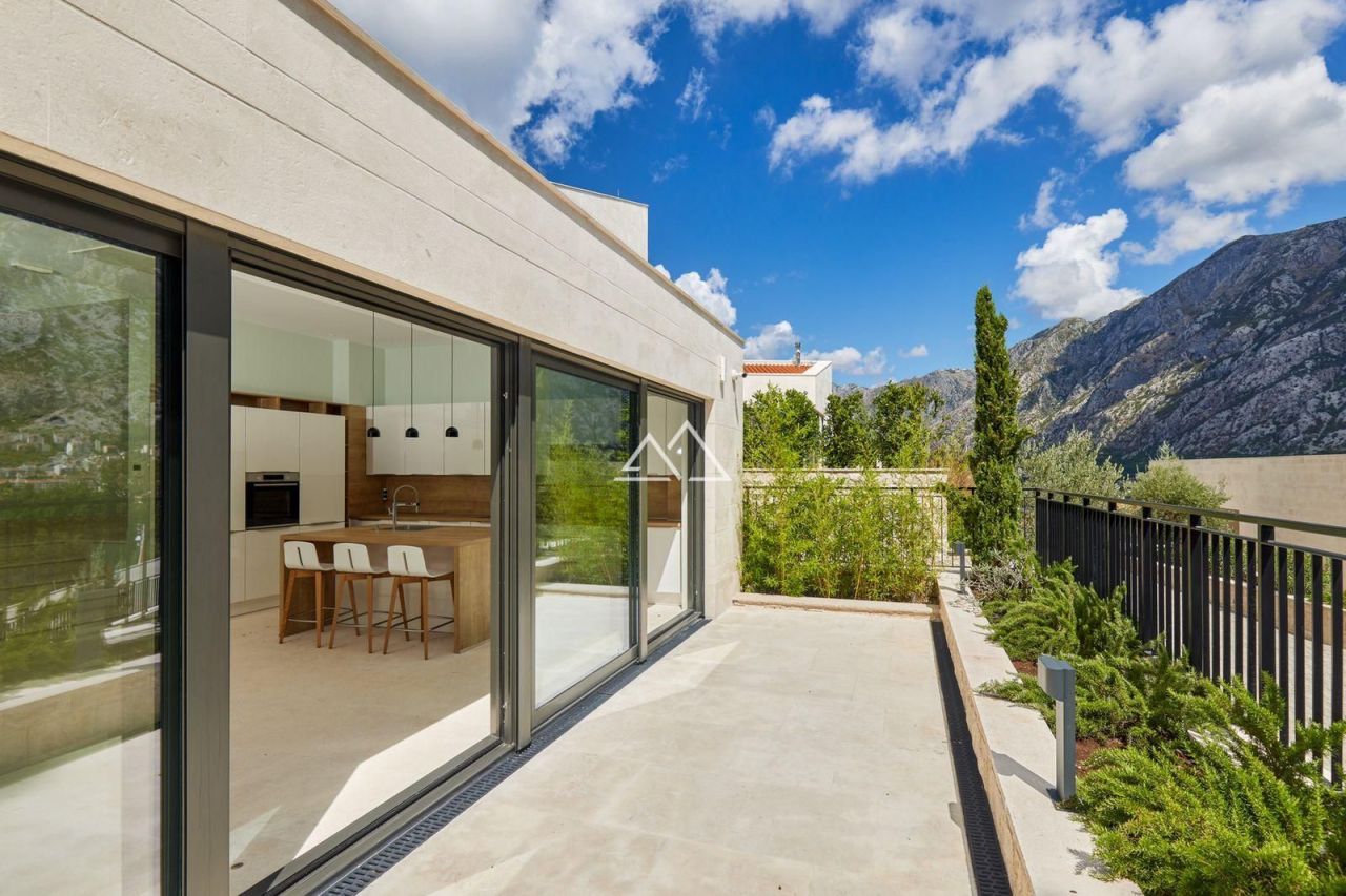 Villa a Perzagno, Montenegro, 479 m² - foto 5