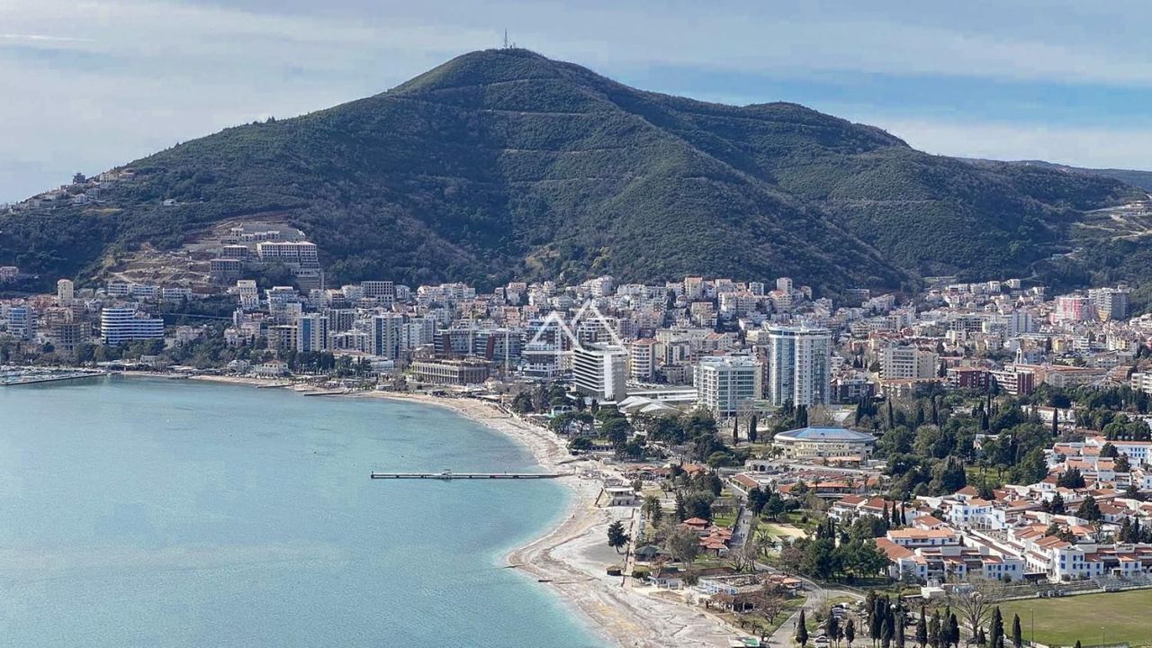 Apartment in Budva, Montenegro, 172 m² - picture 5