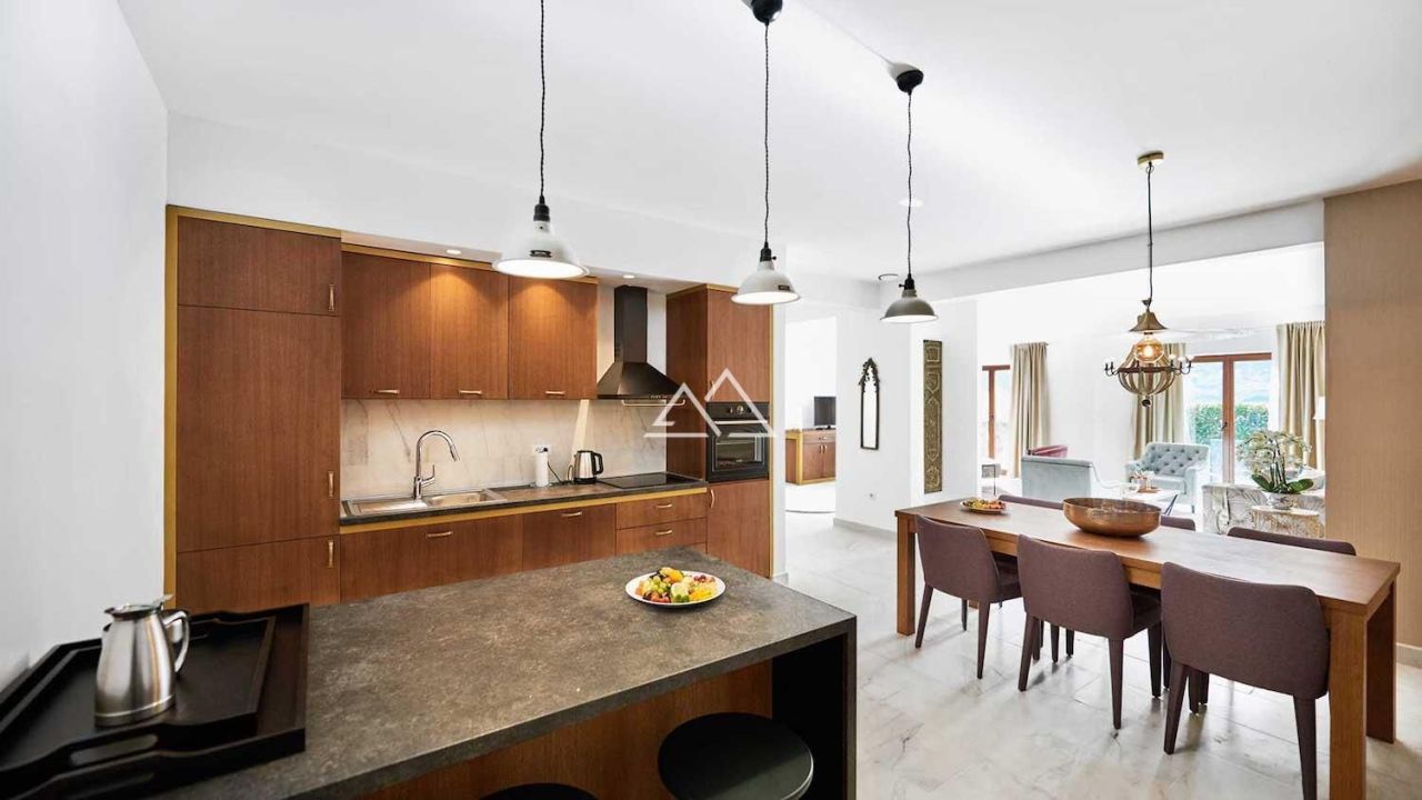 Villa a Dobrota, Montenegro, 193 m² - foto 5