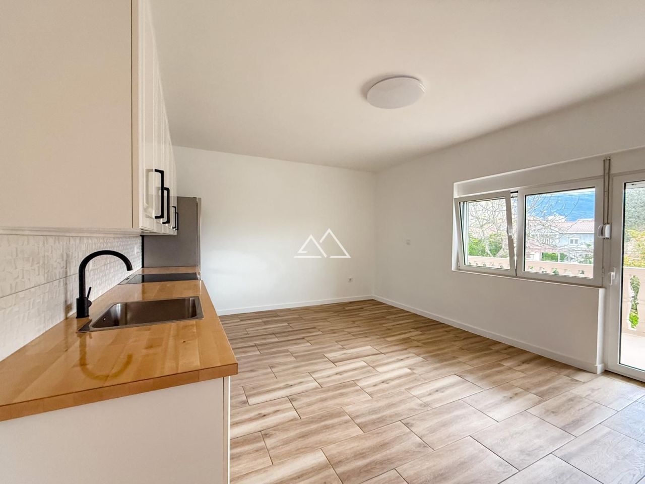 Villa a Tivat, Montenegro, 118 m² - foto 8