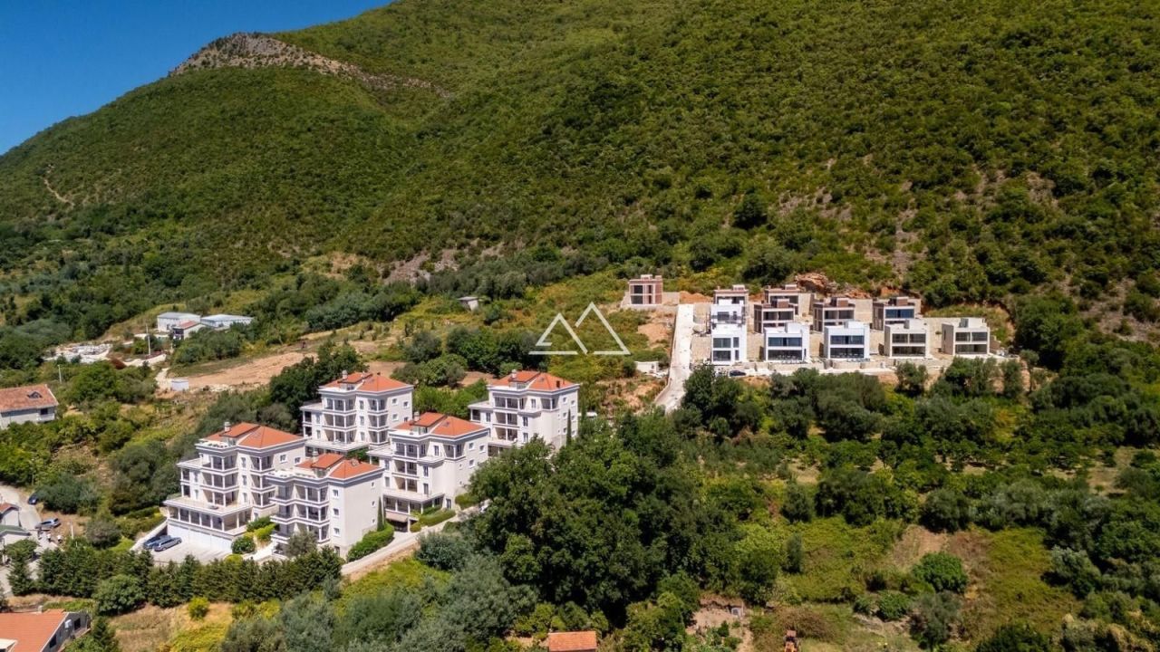 Villa in Denovici, Montenegro, 224 m² - picture 8