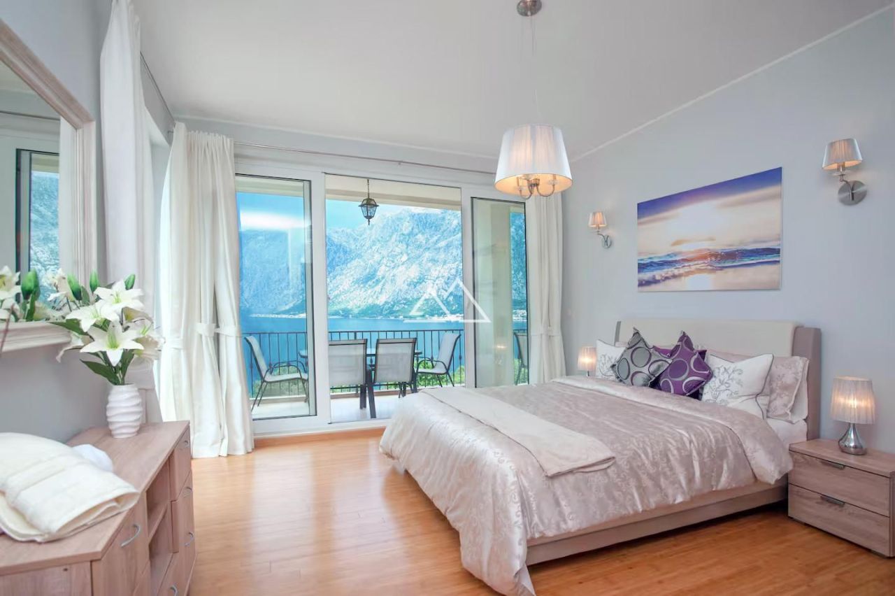 Apartment in Prcanj, Montenegro, 100 m² - picture 9