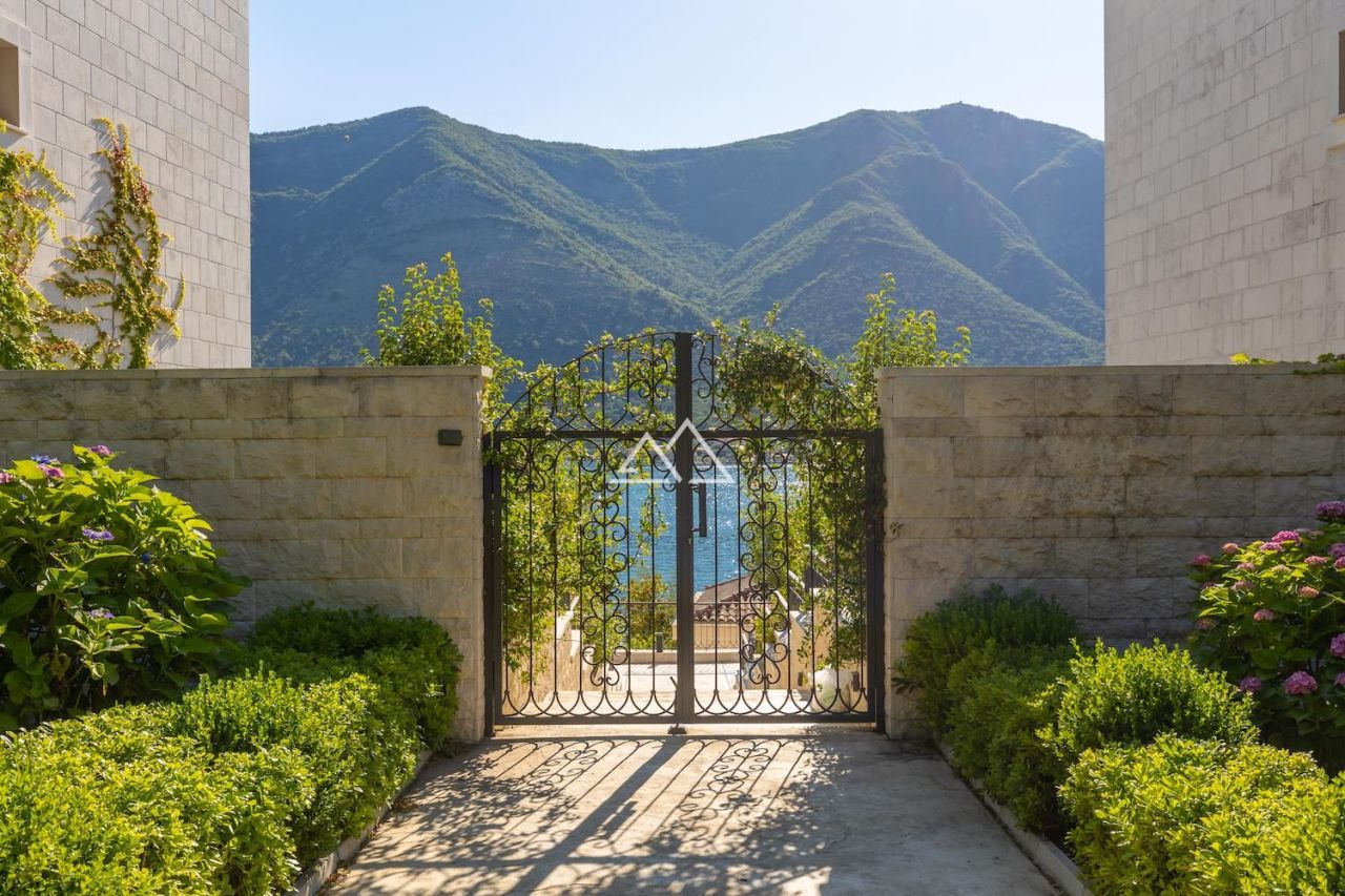 Villa a Dobrota, Montenegro, 193 m² - foto 11