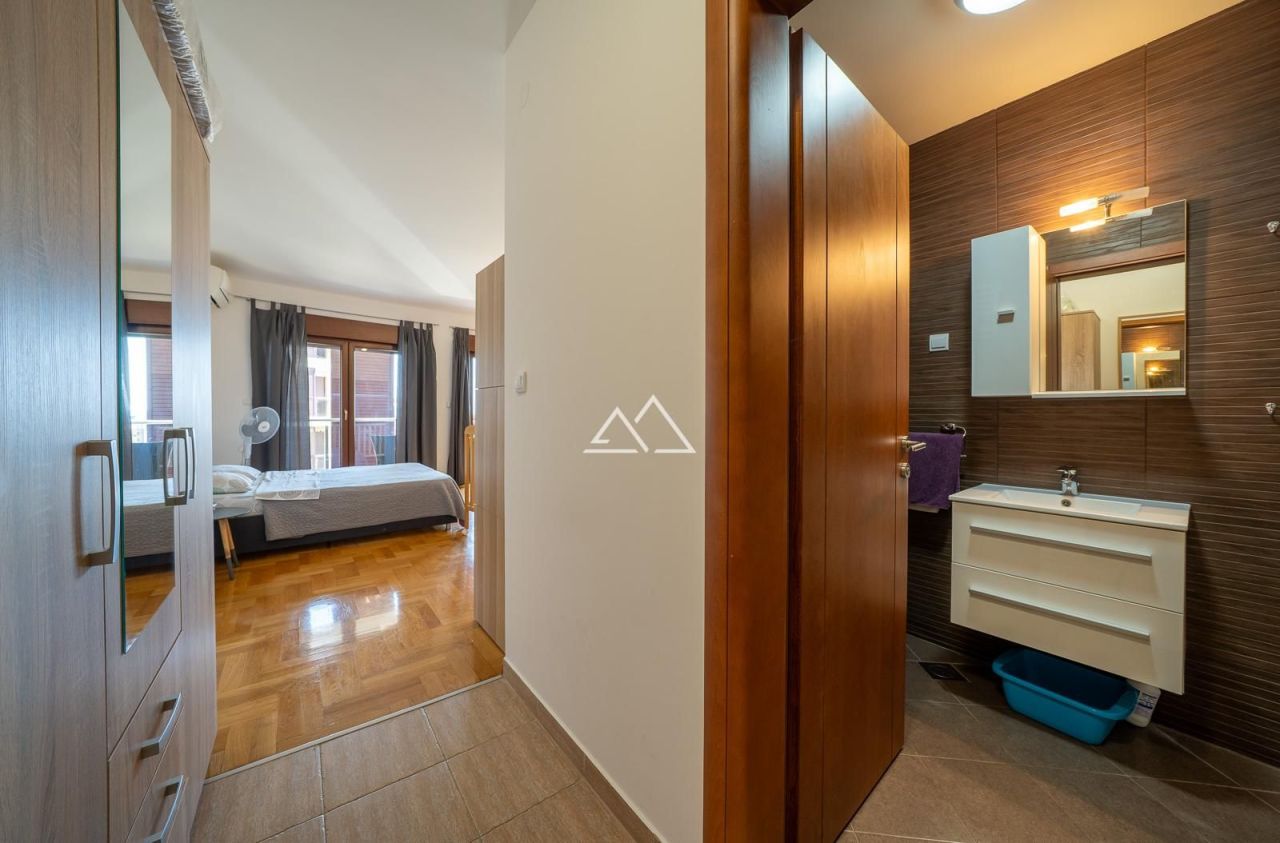 Apartment in Becici, Montenegro, 45 m² - picture 11