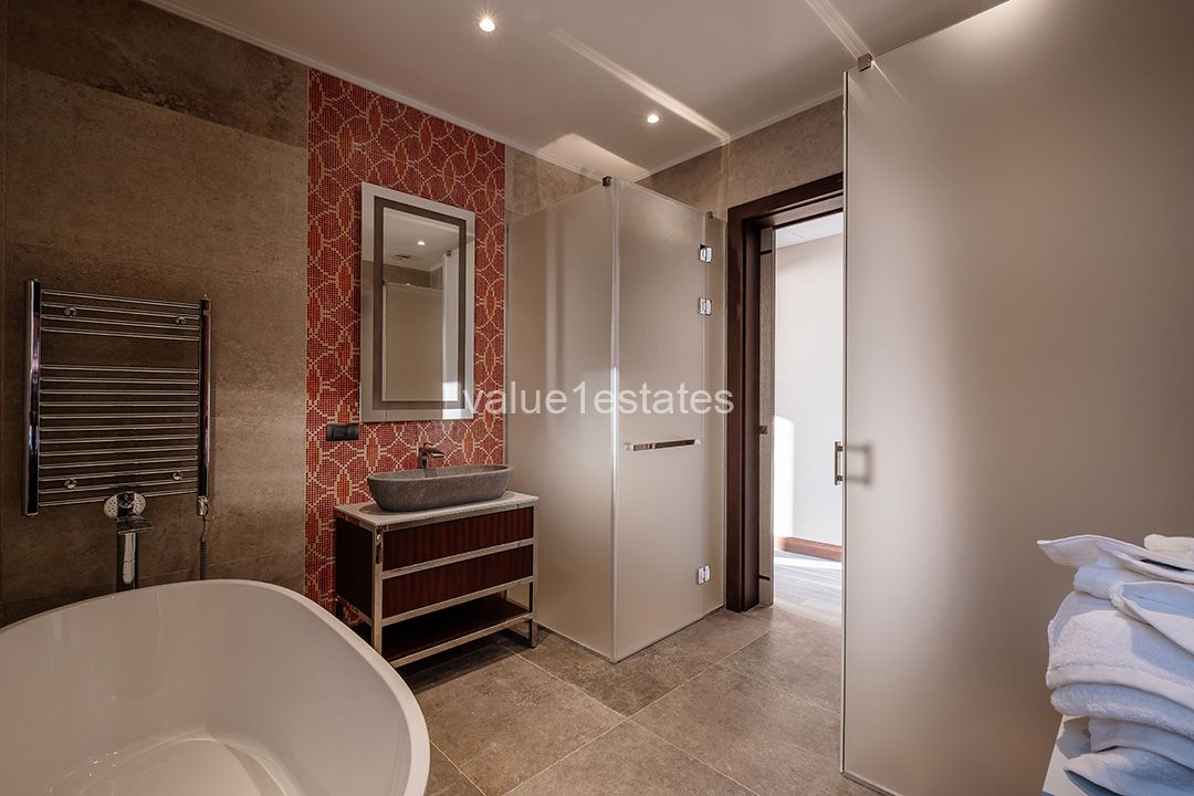 Villa in Rezevici, Montenegro, 290 m² - picture 11