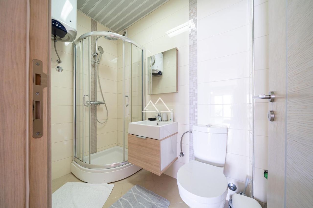 Apartment in Dobra Voda, Montenegro, 85 m² - picture 11