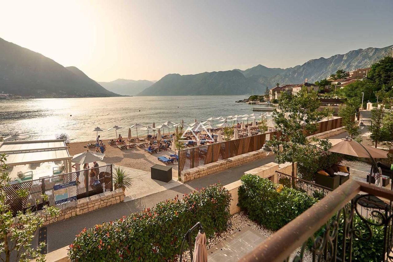 Villa a Dobrota, Montenegro, 193 m² - foto 12