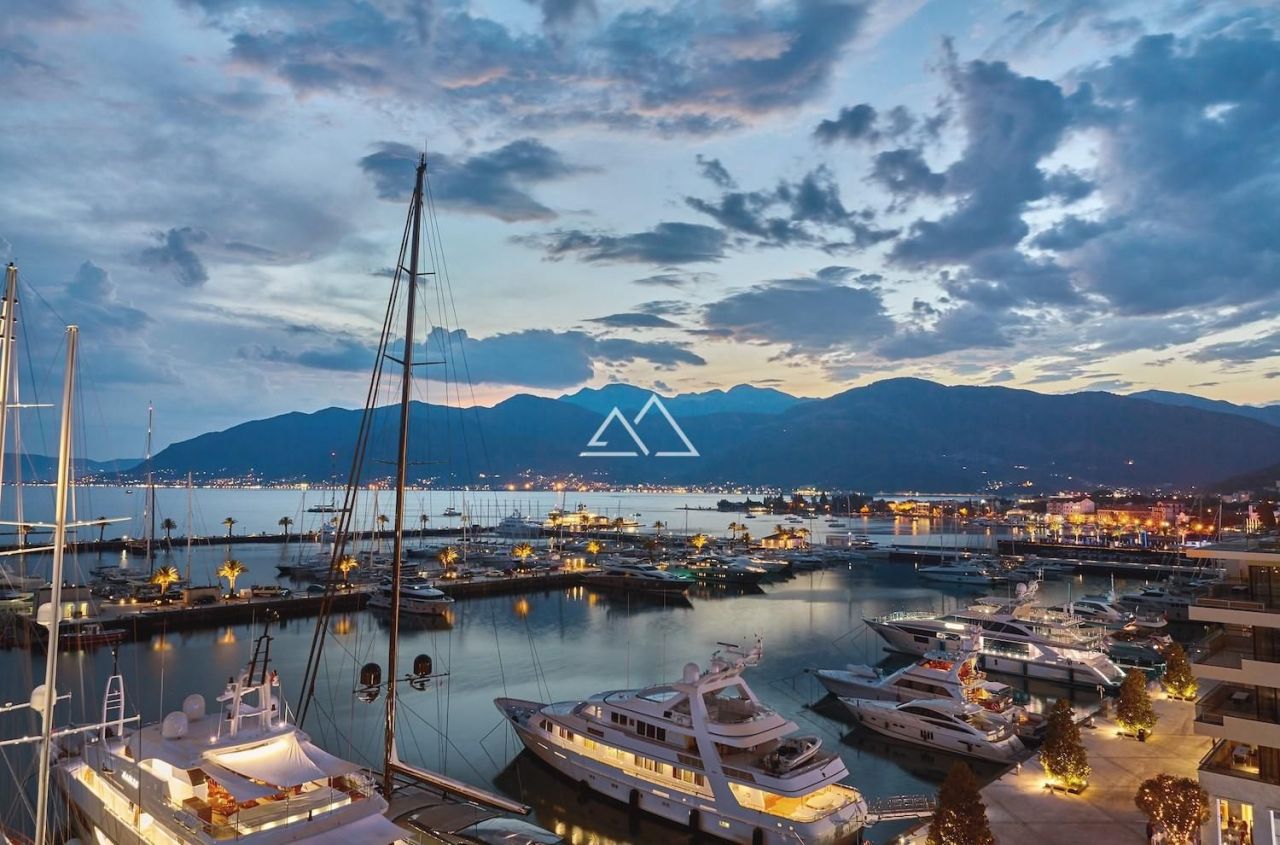 Apartamento en Tivat, Montenegro, 199 m² - imagen 13