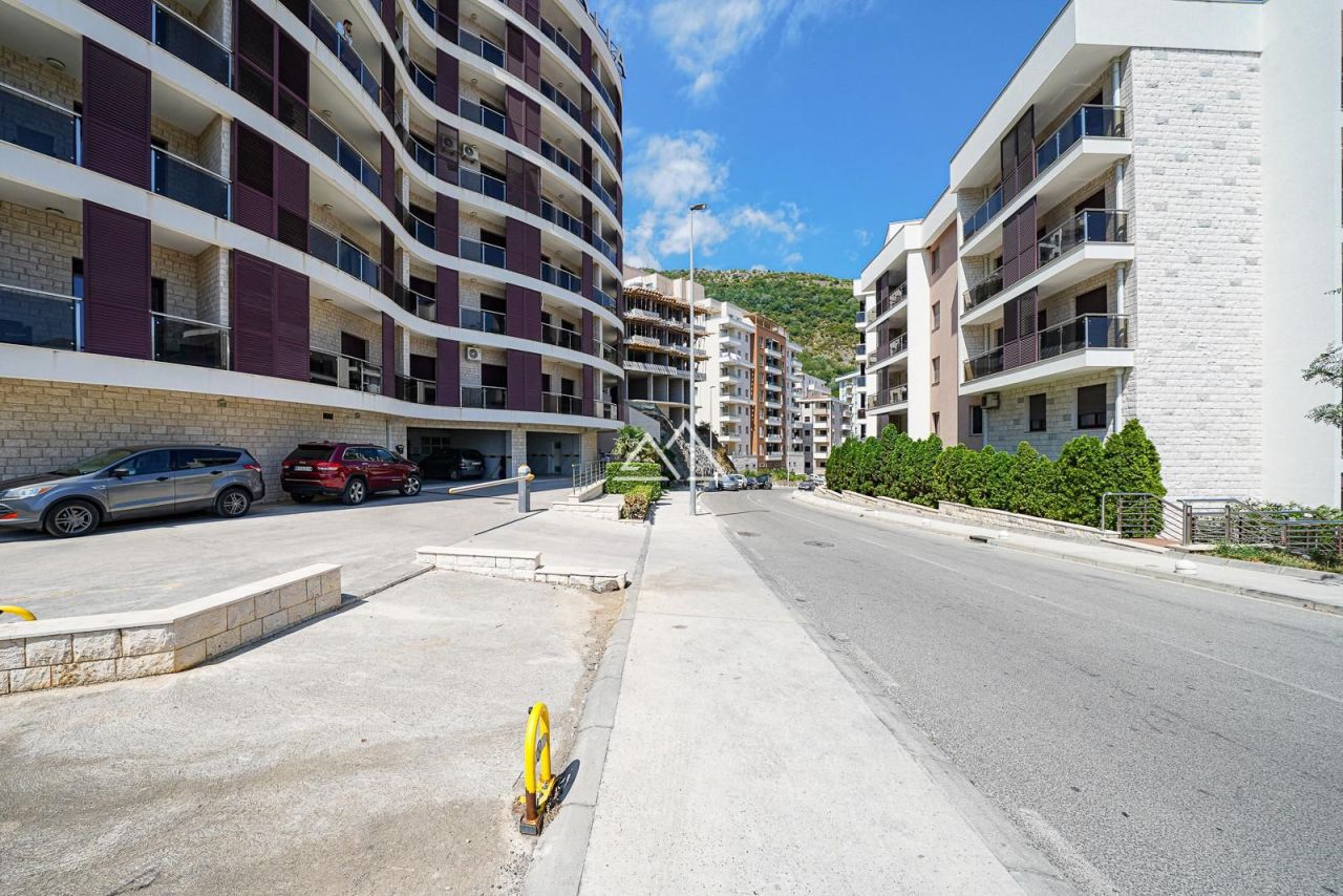 Apartment in Becici, Montenegro, 45 m² - picture 15