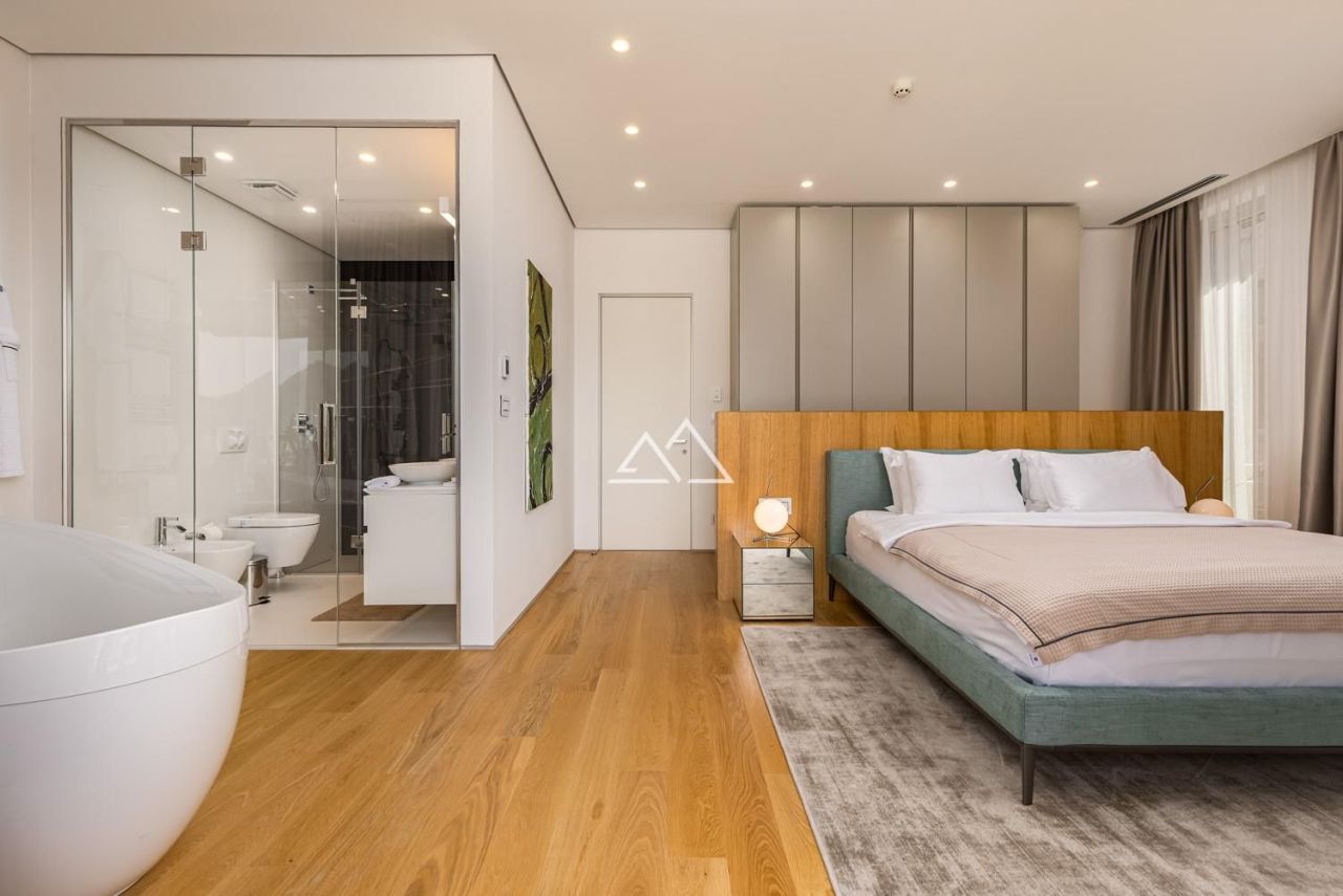 Apartment in Budva, Montenegro, 287 m² - picture 17