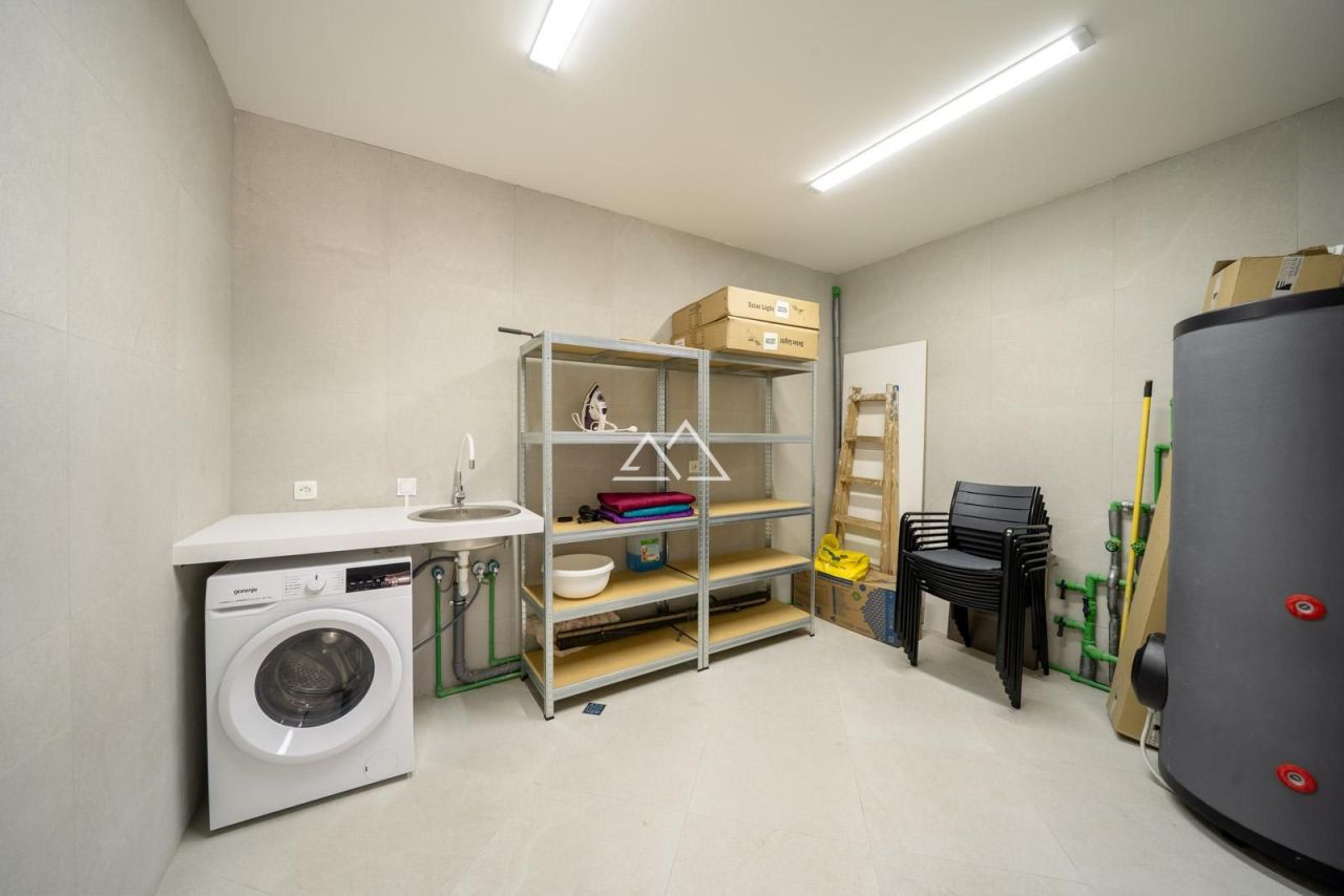 Villa in Rezevici, Montenegro, 223 m² - picture 19