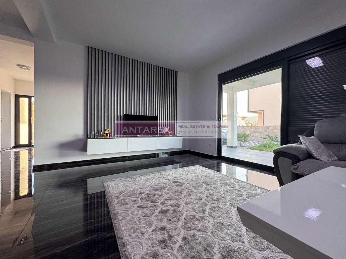 Villa a Bar, Montenegro, 190 m² - foto 2