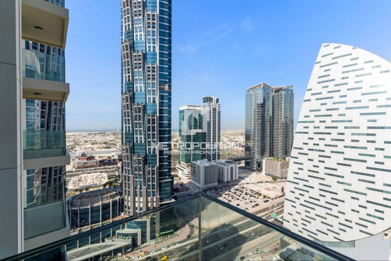 Apartment in Dubai, UAE, 90 m² - picture 1