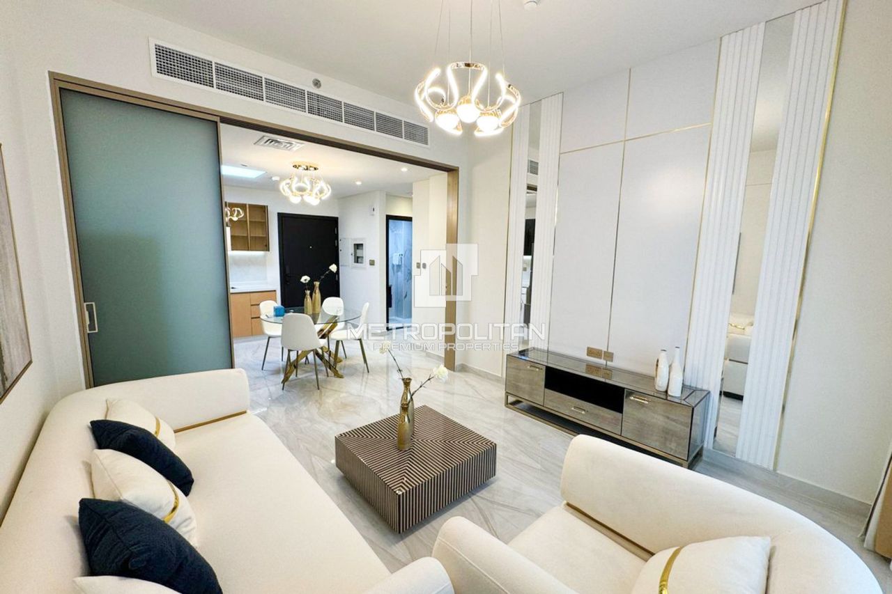 Apartment in Dubai, UAE, 76 m² - picture 1