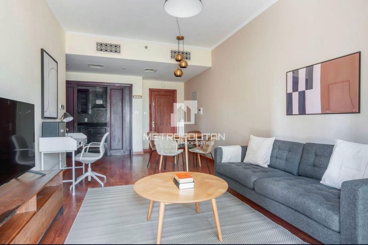 Apartamento en Dubái, EAU, 77 m² - imagen 1