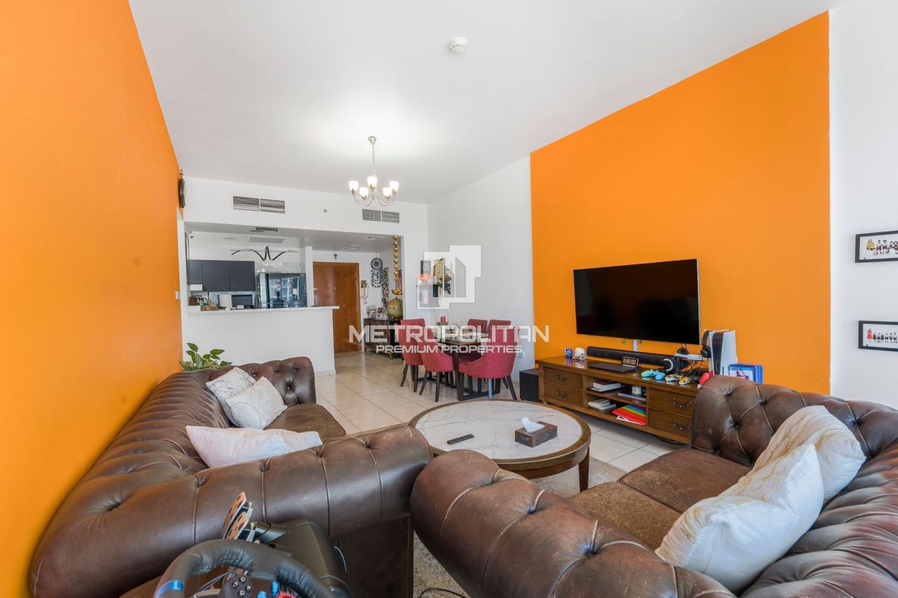 Apartment in Dubai, UAE, 120 m² - picture 2