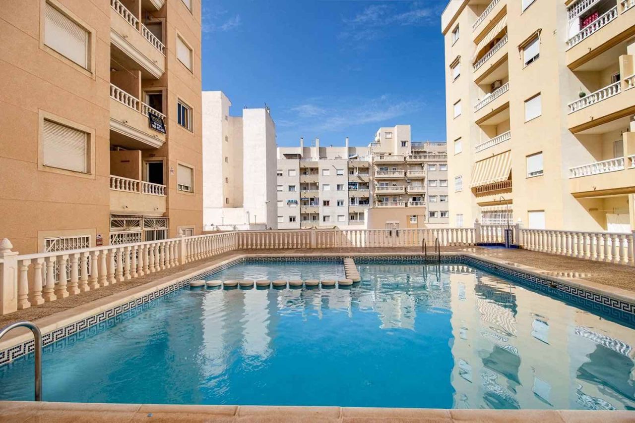Apartamento en Torrevieja, España, 38 m² - imagen 2