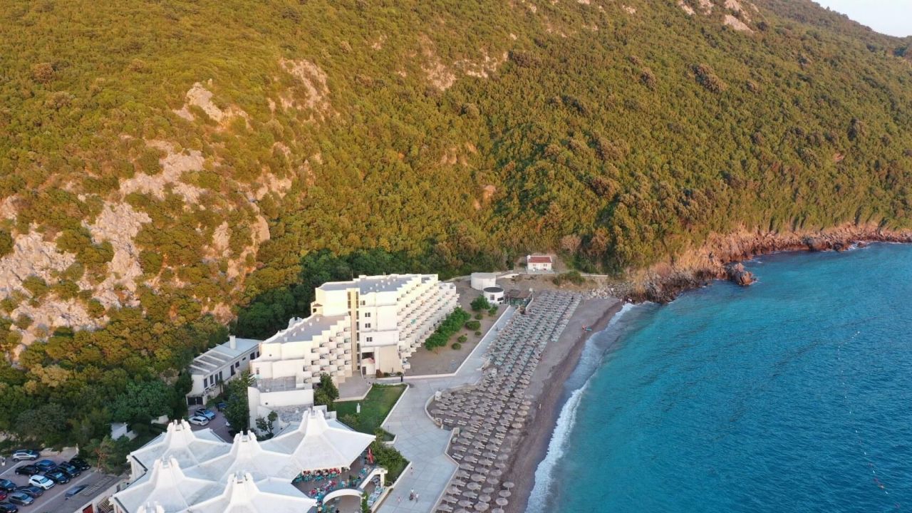 Land in Canj, Montenegro, 8 842 m² - picture 1